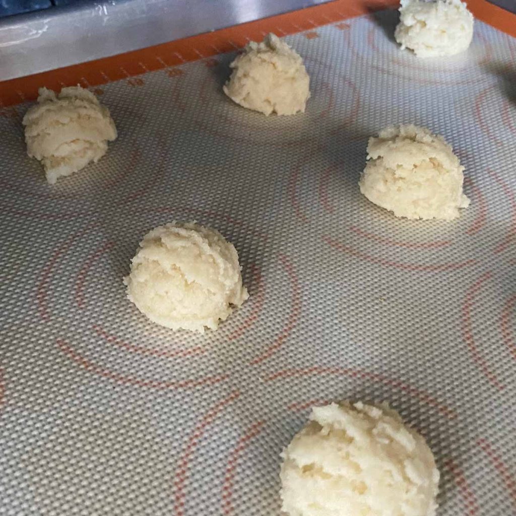 almond flour cookies ready to bake
